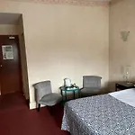 Отель Contact Le Provence 3*