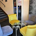 Contact Le Provence Отель