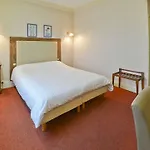 Отель Contact Le Provence 3*