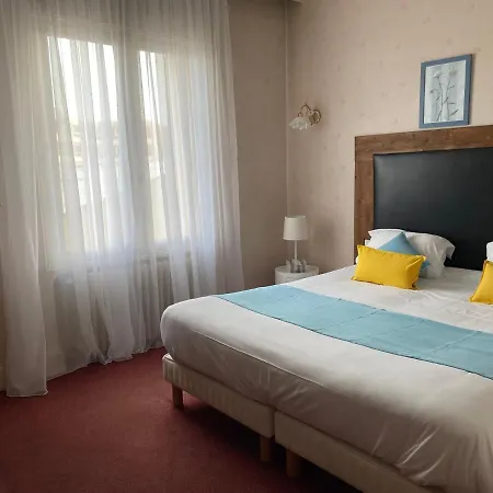 Contact Le Provence Hotel