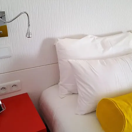 Hotel Contact Le Provence 3*