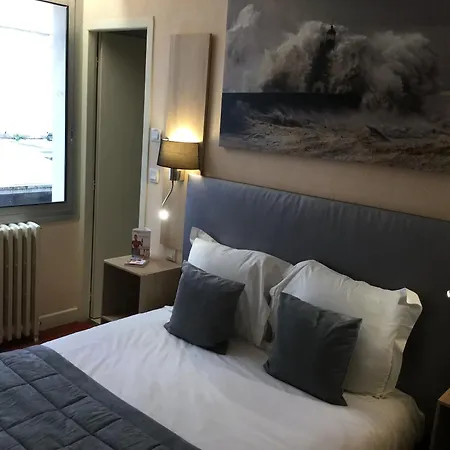 Contact Le Provence Hotel