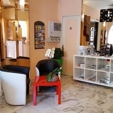 普罗旺斯克昂塔克特酒店 3*