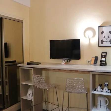 Contact Le Provence Hotel