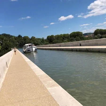 Contact Le Provence Отель Ажен