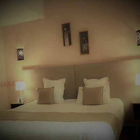 Contact Le Provence Hotel 3*