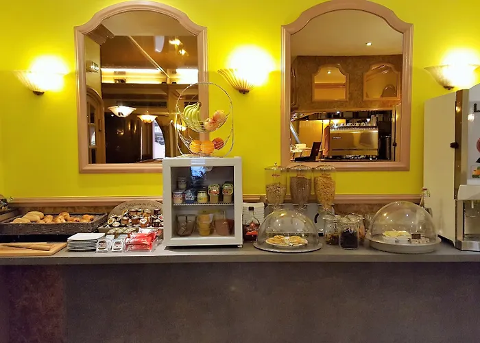 Contact Le Provence Hotel 3*