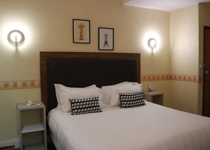 Contact Le Provence Hotel 3*